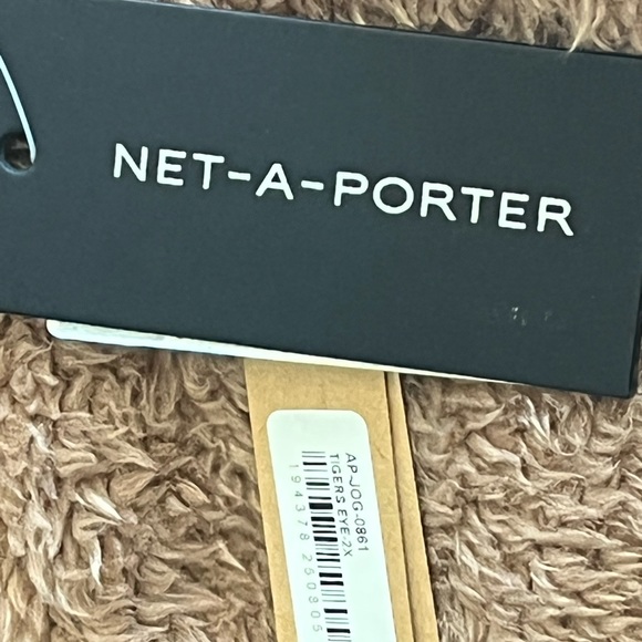 Skims Teddy Jogger - Picture 11 of 11